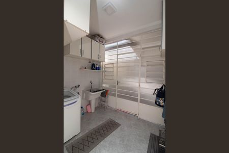 Área de Serviço de casa à venda com 4 quartos, 277m² em Vila Rosalia, Guarulhos
