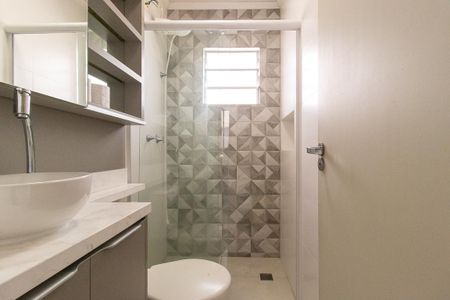 Banheiro Social de apartamento para alugar com 2 quartos, 48m² em Pinheirinho, Curitiba