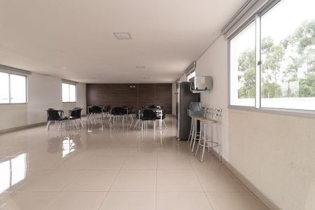 Apartamento para alugar com 48m², 2 quartos e 1 vaga Apartamento para alugar com 48m², 2 quartos e 1 vagaÁrea comum - Salão de festas
