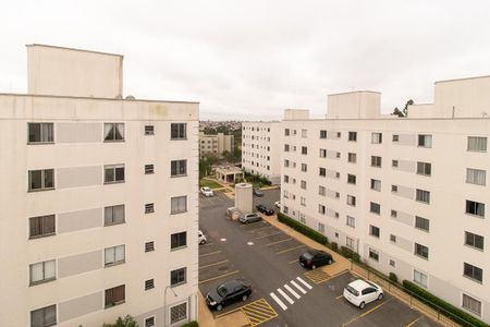 Vista do Quarto 1 de apartamento para alugar com 2 quartos, 48m² em Pinheirinho, Curitiba