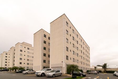 Fachada do bloco de apartamento para alugar com 2 quartos, 48m² em Pinheirinho, Curitiba