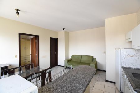 Sala/Cozinha de apartamento para alugar com 1 quarto, 35m² em Centro, Curitiba