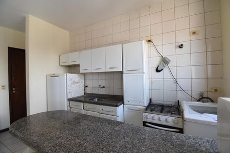 Sala/Cozinha de apartamento para alugar com 1 quarto, 35m² em Centro, Curitiba