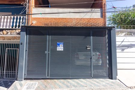 Fachada de casa para alugar com 1 quarto, 50m² em Santa Maria, Osasco