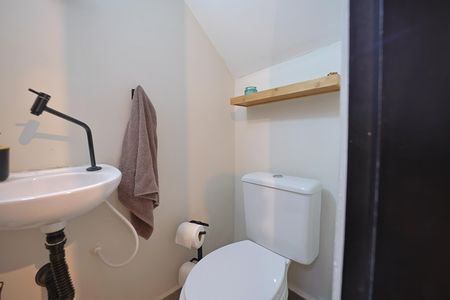Casa de condomínio à venda com 65m², 2 quartos e 1 vagaLavabo