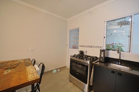Cozinha de casa de condomínio à venda com 2 quartos, 65m² em Vila Ré, São Paulo