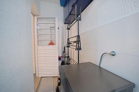 Casa de condomínio à venda com 65m², 2 quartos e 1 vagaÁrea de Serviço