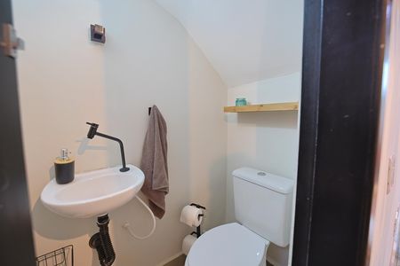Casa de condomínio à venda com 65m², 2 quartos e 1 vagaLavabo