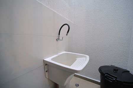 Casa de condomínio à venda com 65m², 2 quartos e 1 vagaÁrea de Serviço