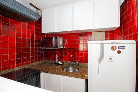Cozinha de apartamento para alugar com 1 quarto, 40m² em Cerqueira César, São Paulo