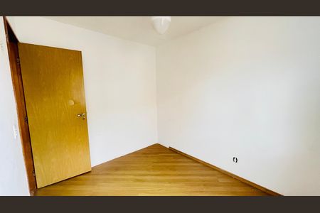 Quarto 2 de casa de condomínio para alugar com 3 quartos, 91m² em Jardim Isis, Cotia