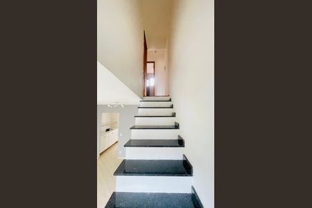 Casa de condomínio para alugar com 91m², 3 quartos e 2 vagas Casa de condomínio para alugar com 91m², 3 quartos e 2 vagasCorredor