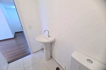 Banheiro de apartamento para alugar com 2 quartos, 34m² em Vila Ema, São Paulo