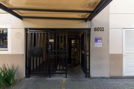 Fachada + Plaquinha  de apartamento para alugar com 2 quartos, 35m² em Tatuapé, São Paulo