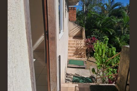 Área externa de kitnet/studio para alugar com 1 quarto, 25m² em Vargem Grande, Rio de Janeiro