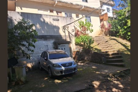 Garagem de kitnet/studio para alugar com 1 quarto, 25m² em Vargem Grande, Rio de Janeiro