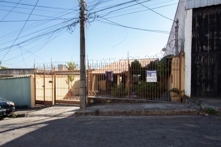 Fachada de casa à venda com 3 quartos, 300m² em Vila Pérola, Belo Horizonte