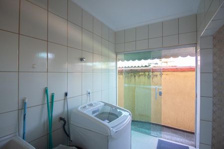 Área de Serviço de casa à venda com 3 quartos, 300m² em Vila Pérola, Belo Horizonte
