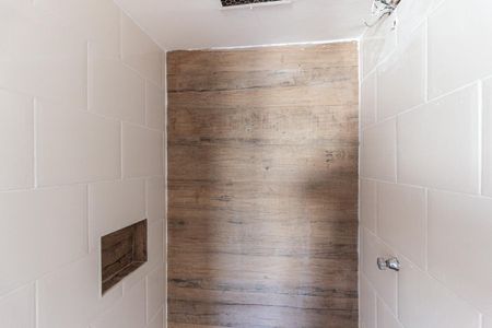 Banheiro de kitnet/studio para alugar com 1 quarto, 28m² em Campos Elíseos, São Paulo
