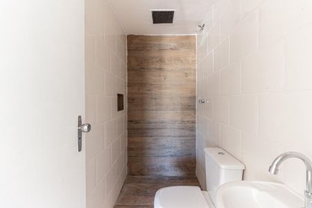 Banheiro de kitnet/studio para alugar com 1 quarto, 28m² em Campos Elíseos, São Paulo