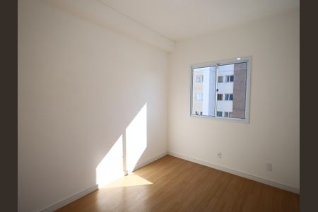 Quarto 2 de apartamento para alugar com 2 quartos, 46m² em Quitaúna, Osasco