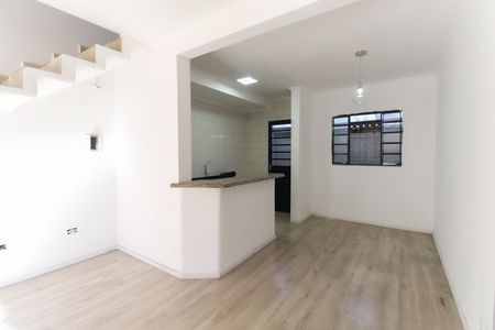 Casa de condomínio para alugar com 60m², 2 quartos e 1 vaga Casa de condomínio para alugar com 60m², 2 quartos e 1 vagaSala