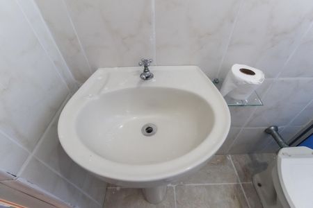 Casa de condomínio para alugar com 60m², 2 quartos e 1 vaga Casa de condomínio para alugar com 60m², 2 quartos e 1 vagaBanheiro