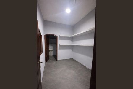 Casa de condomínio para alugar com 240m², 2 quartos e 2 vagas Casa de condomínio para alugar com 240m², 2 quartos e 2 vagasQuarto
