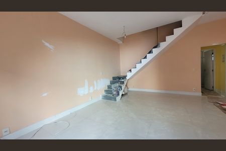 Casa para alugar com 150m², 3 quartos e 1 vaga Casa para alugar com 150m², 3 quartos e 1 vagaSala