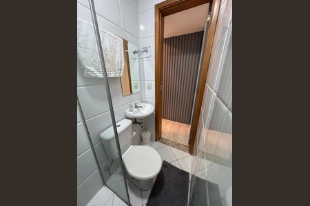 Apartamento à venda com 77m², 3 quartos e 2 vagas Apartamento à venda com 77m², 3 quartos e 2 vagasBanheiro da suíte 2