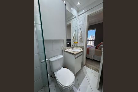 Apartamento à venda com 77m², 3 quartos e 2 vagas Apartamento à venda com 77m², 3 quartos e 2 vagasBanheiro da suíte 1