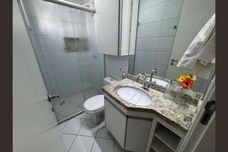 Apartamento à venda com 77m², 3 quartos e 2 vagas Apartamento à venda com 77m², 3 quartos e 2 vagasBanheiro da suíte 1