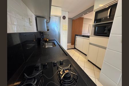 Apartamento à venda com 77m², 3 quartos e 2 vagas Apartamento à venda com 77m², 3 quartos e 2 vagasCozinha
