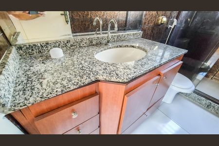 Apartamento à venda com 65m², 3 quartos e 2 vagas Apartamento à venda com 65m², 3 quartos e 2 vagasBanheiro