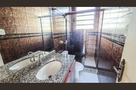 Banheiro  de apartamento à venda com 3 quartos, 65m² em Irajá, Rio de Janeiro