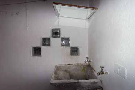 Área de Serviço de casa para alugar com 2 quartos, 70m² em Jardim Dona Sinha, São Paulo