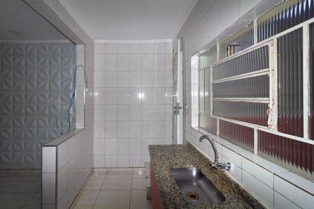 Cozinha de casa para alugar com 2 quartos, 70m² em Jardim Dona Sinha, São Paulo