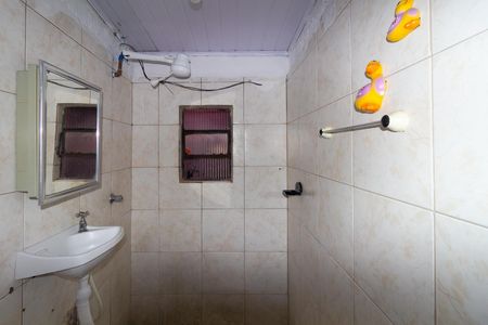 Banheiro de casa para alugar com 2 quartos, 70m² em Jardim Dona Sinha, São Paulo