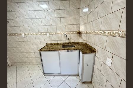 Cozinha de apartamento para alugar com 2 quartos, 60m² em Pilares, Rio de Janeiro