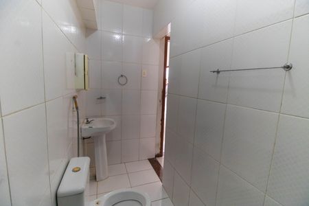 Casa para alugar com 30m², 1 quarto e sem vaga Casa para alugar com 30m², 1 quarto e sem vagaBanheiro