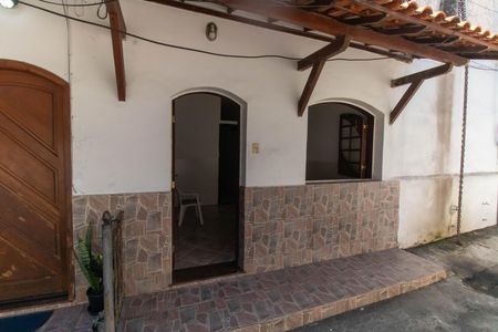 Casa para alugar com 30m², 1 quarto e sem vaga Casa para alugar com 30m², 1 quarto e sem vagaFachada