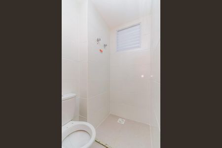 Banheiro de apartamento para alugar com 2 quartos, 44m² em Jardim Itu, Porto Alegre
