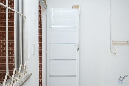 Casa de condomínio para alugar com 55m², 2 quartos e sem vaga Casa de condomínio para alugar com 55m², 2 quartos e sem vagaSala