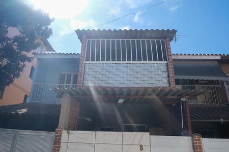 Casa de condomínio para alugar com 55m², 2 quartos e sem vaga Casa de condomínio para alugar com 55m², 2 quartos e sem vagaFachada