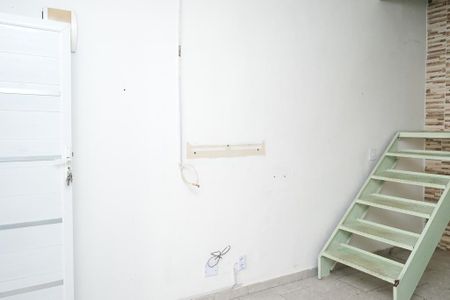 Sala de casa de condomínio para alugar com 2 quartos, 55m² em Ponto Chic, Nova Iguaçu