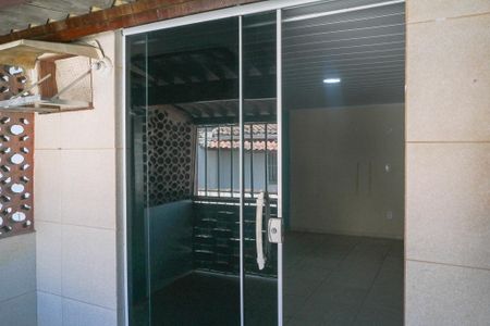 Varanda de casa de condomínio para alugar com 2 quartos, 55m² em Ponto Chic, Nova Iguaçu