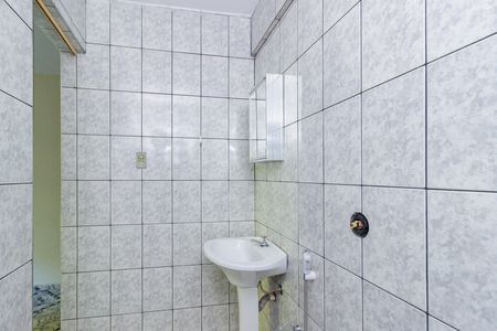 Casa para alugar com 450m², 3 quartos e 3 vagas Casa para alugar com 450m², 3 quartos e 3 vagasBanheiro Quarto 1