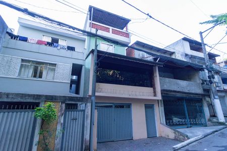 Casa para alugar com 450m², 3 quartos e 3 vagas Casa para alugar com 450m², 3 quartos e 3 vagasFachada