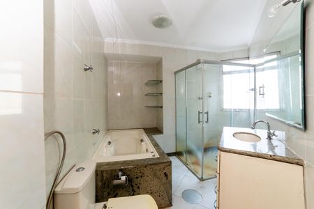 Apartamento para alugar com 320m², 4 quartos e 2 vagasBanheiro Social