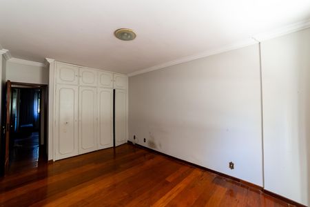 Apartamento para alugar com 320m², 4 quartos e 2 vagasQuarto 2